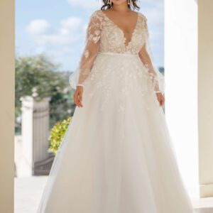 Robe de mariée en tulle de type A-line avec manches en dentelle et dentelle sur toute la robe