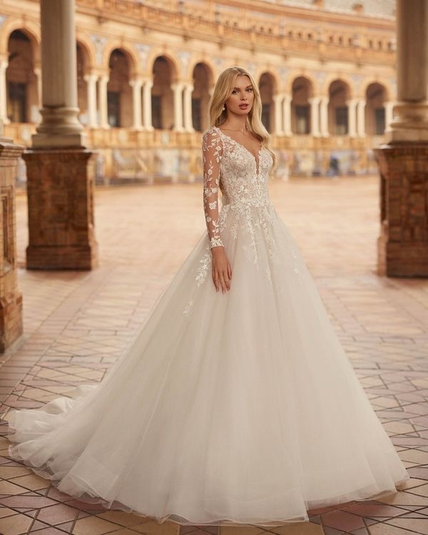 Kayden van Aire Barcelona by Rosa Clara prinsessentrouwjurk met afneembare mouwen