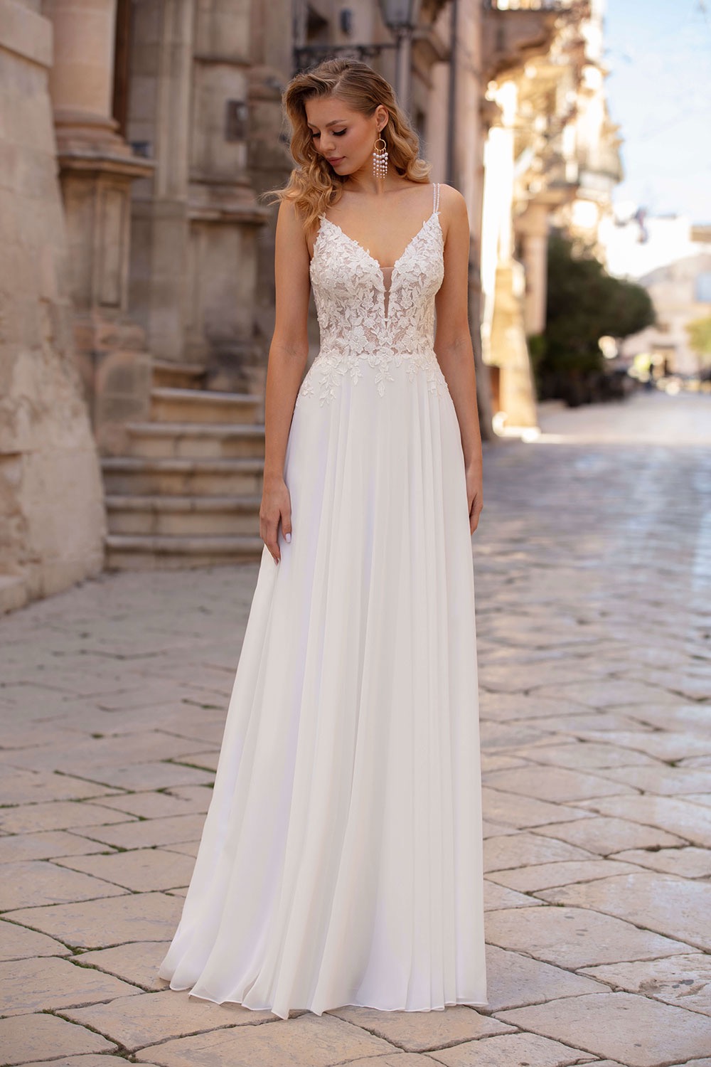 Trouwjurk met kant. A-lijn