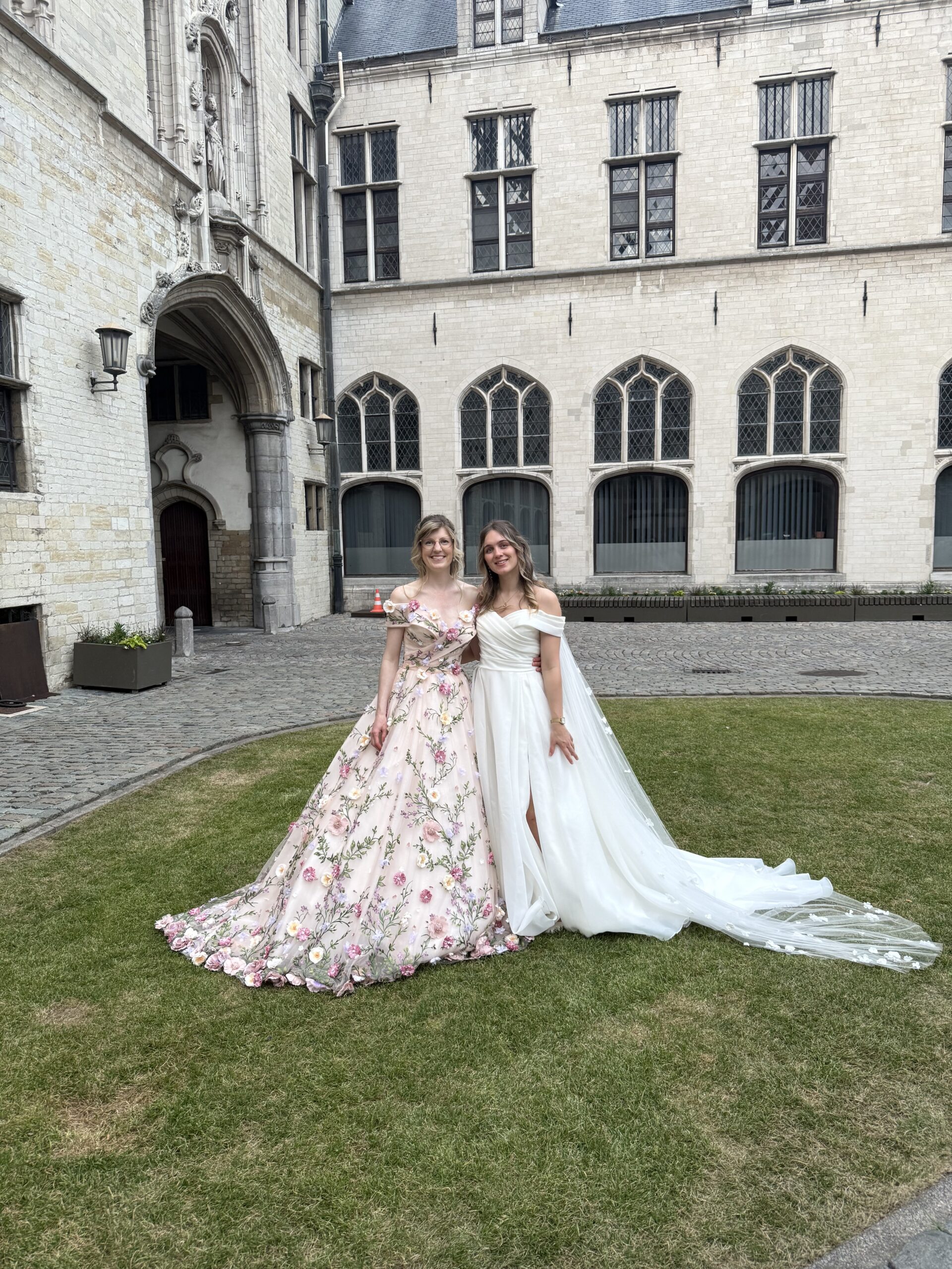 Fiorella Disney trouwkleedmet veel bloemen