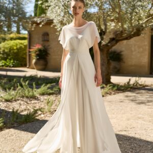 madona jumpsuit met overjurk van alma novia by Rosa Clara