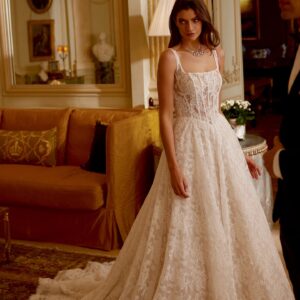 Joelle Justin Alexander: trouwjurk met vierkante halslijn en basque waist.