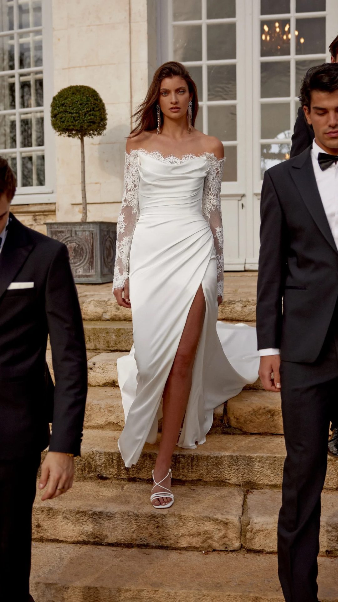 Jessa off shoulder fit & flare trouwjurk in satijn Justin Alexander