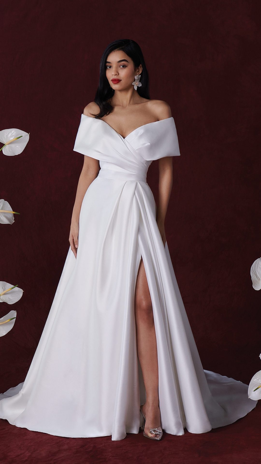 Harper A-lijn trouwjurk in Mikado stof, off shoulder met split van Justin Alexander