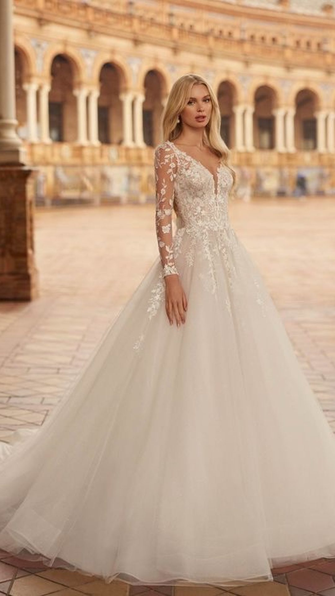 Kayden van Aire Barcelona by Rosa Clara prinsessentrouwjurk met afneembare mouwen